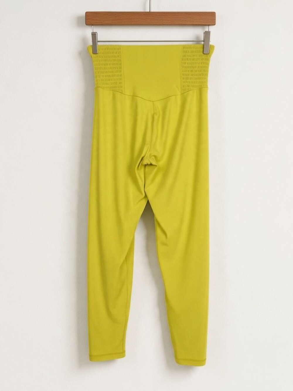OFFLINE BY AERIE REAL ME SMOCKED NEON YELLOW LEGGING - Picture 4 of 7